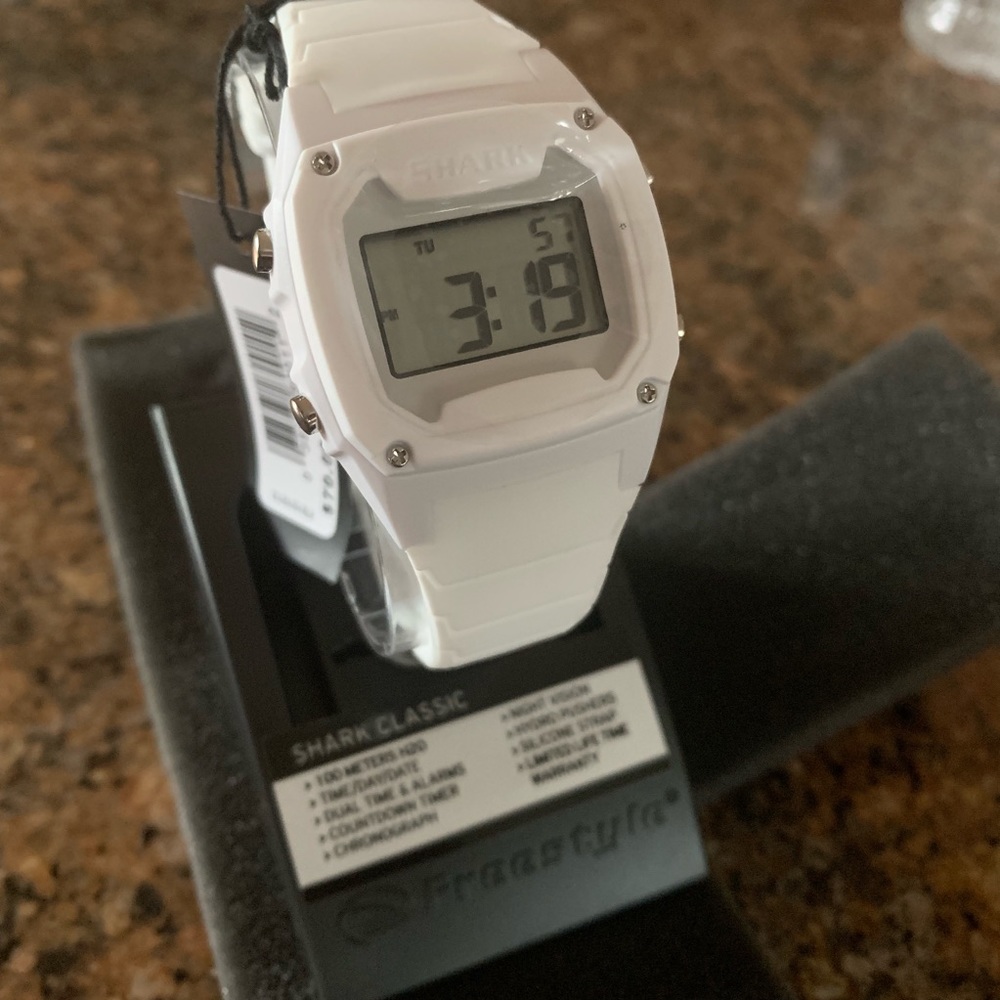 SHARK Classic - freestyle watch
